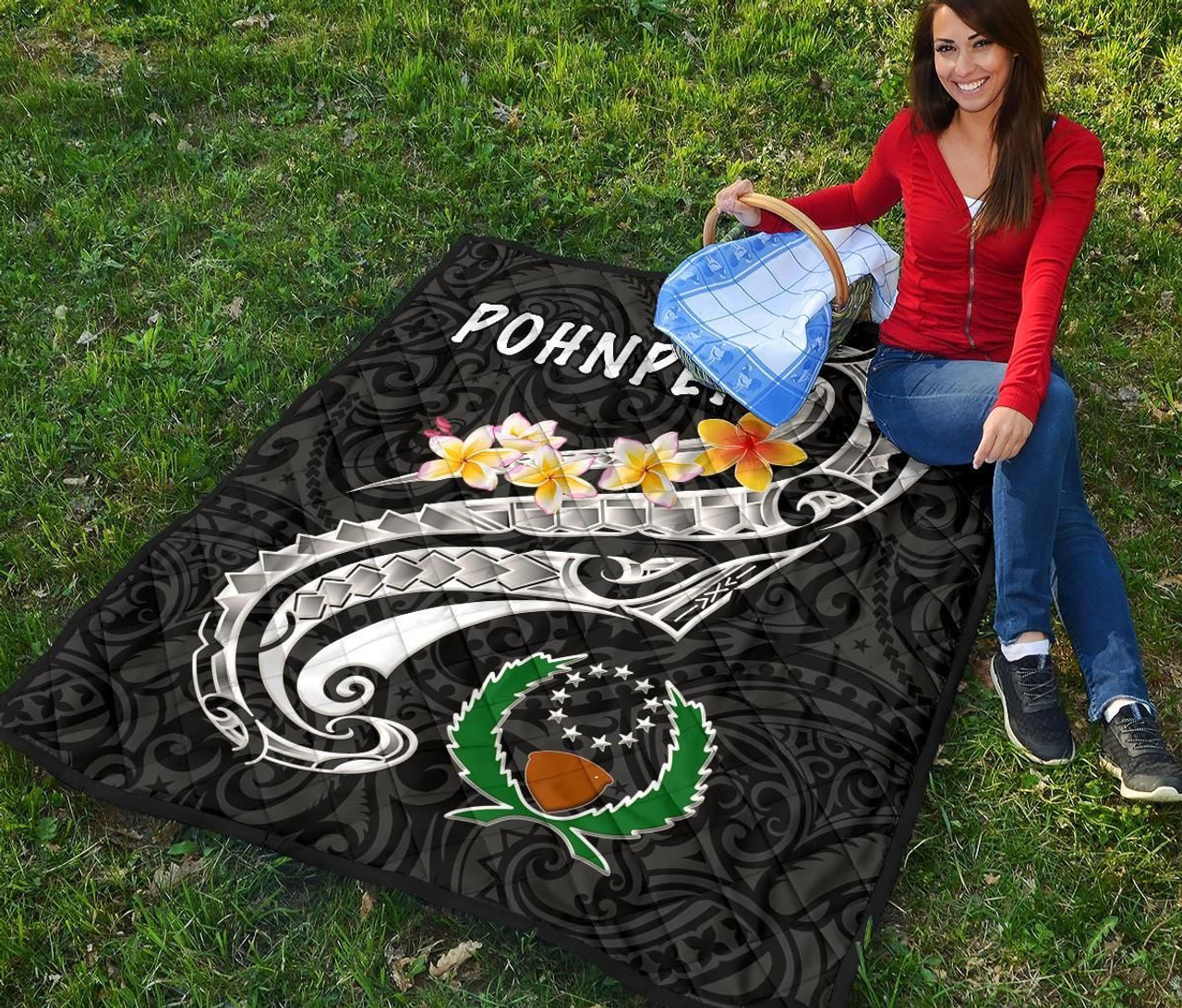 Pohnpei Premium Quilt - Pohnpei Seal Polynesian Patterns Plumeria (Black) 7