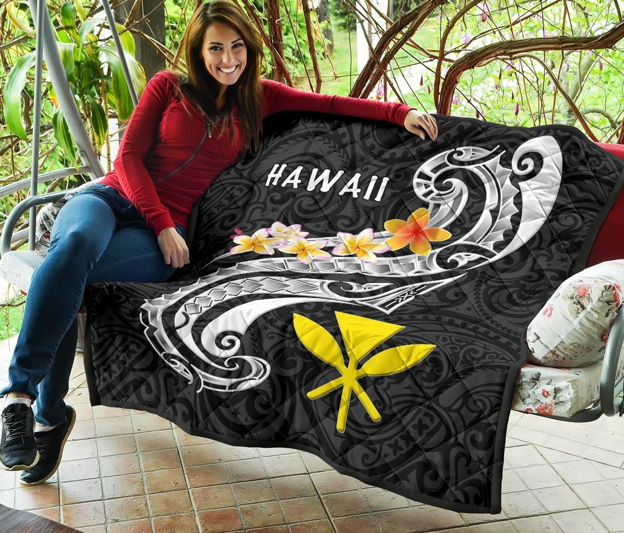 Hawaii Premium Quilt - Kanaka Maoli Polynesian Patterns Plumeria (Black) 7