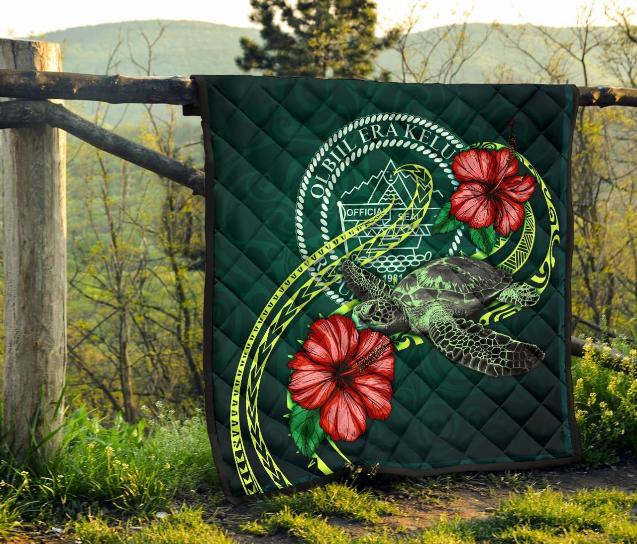 Palau Polynesian Premium Quilt - Green Turtle Hibiscus 8