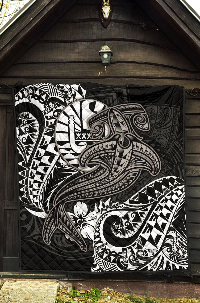 Tahiti Premium Quilt - White Shark Polynesian Tattoo 6