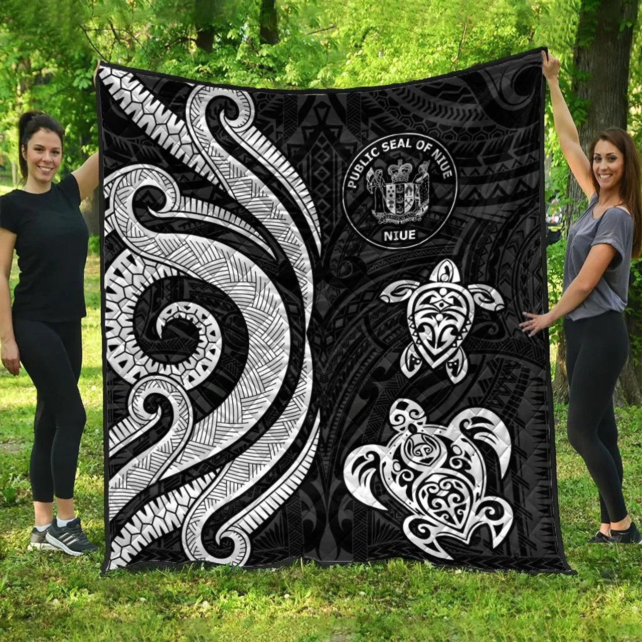 Niue Premium Quilt - White Tentacle Turtle 1