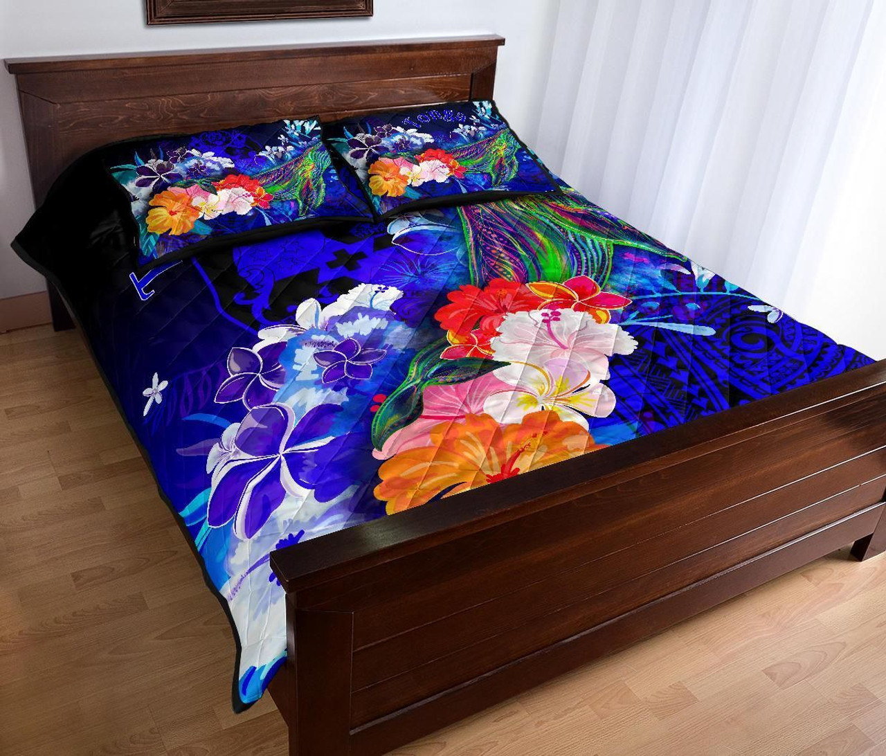Tonga Quilt Bed Set - Humpback Whale with Tropical Flowers (Blue) 3
