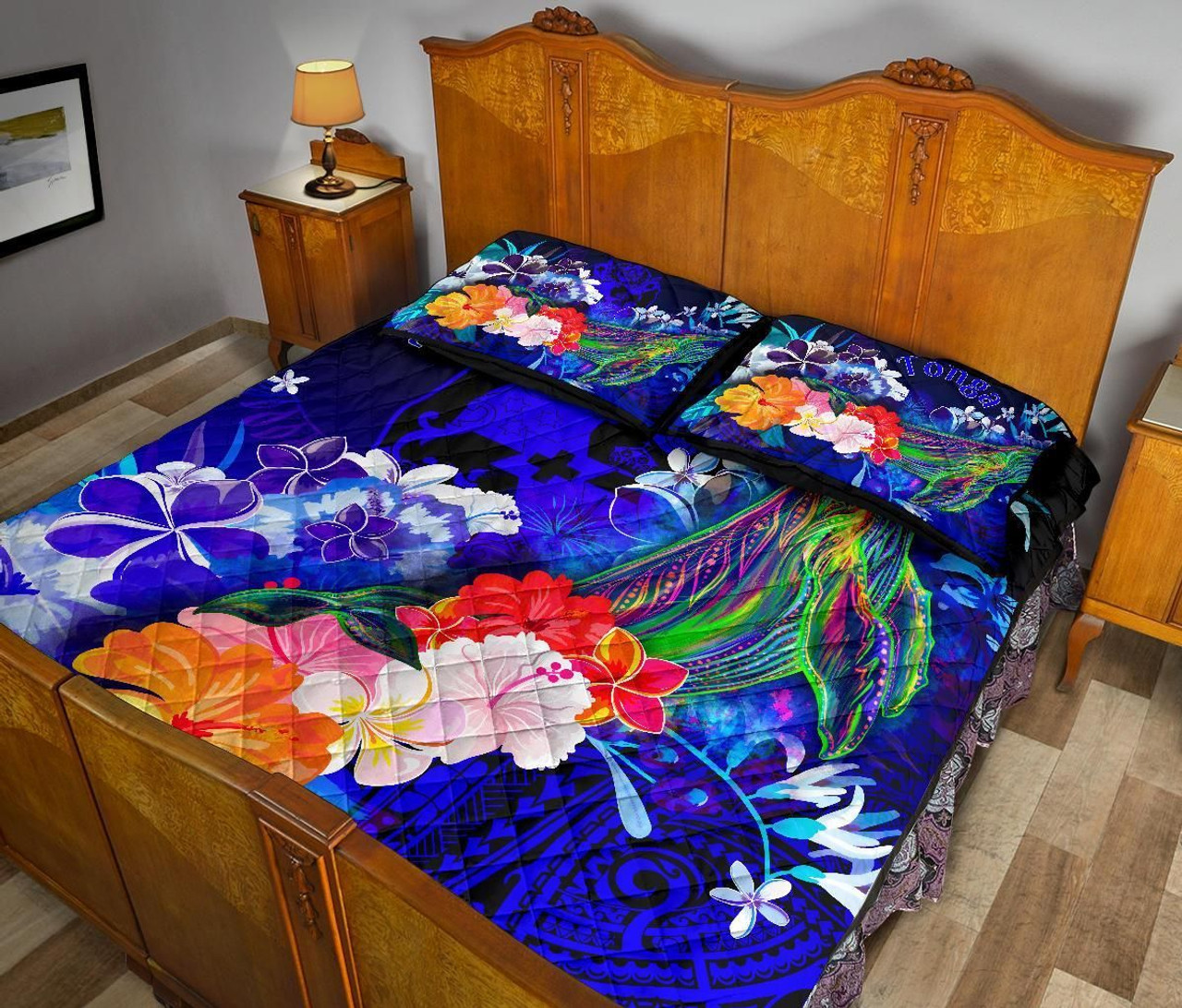 Tonga Quilt Bed Set - Humpback Whale with Tropical Flowers (Blue) 4