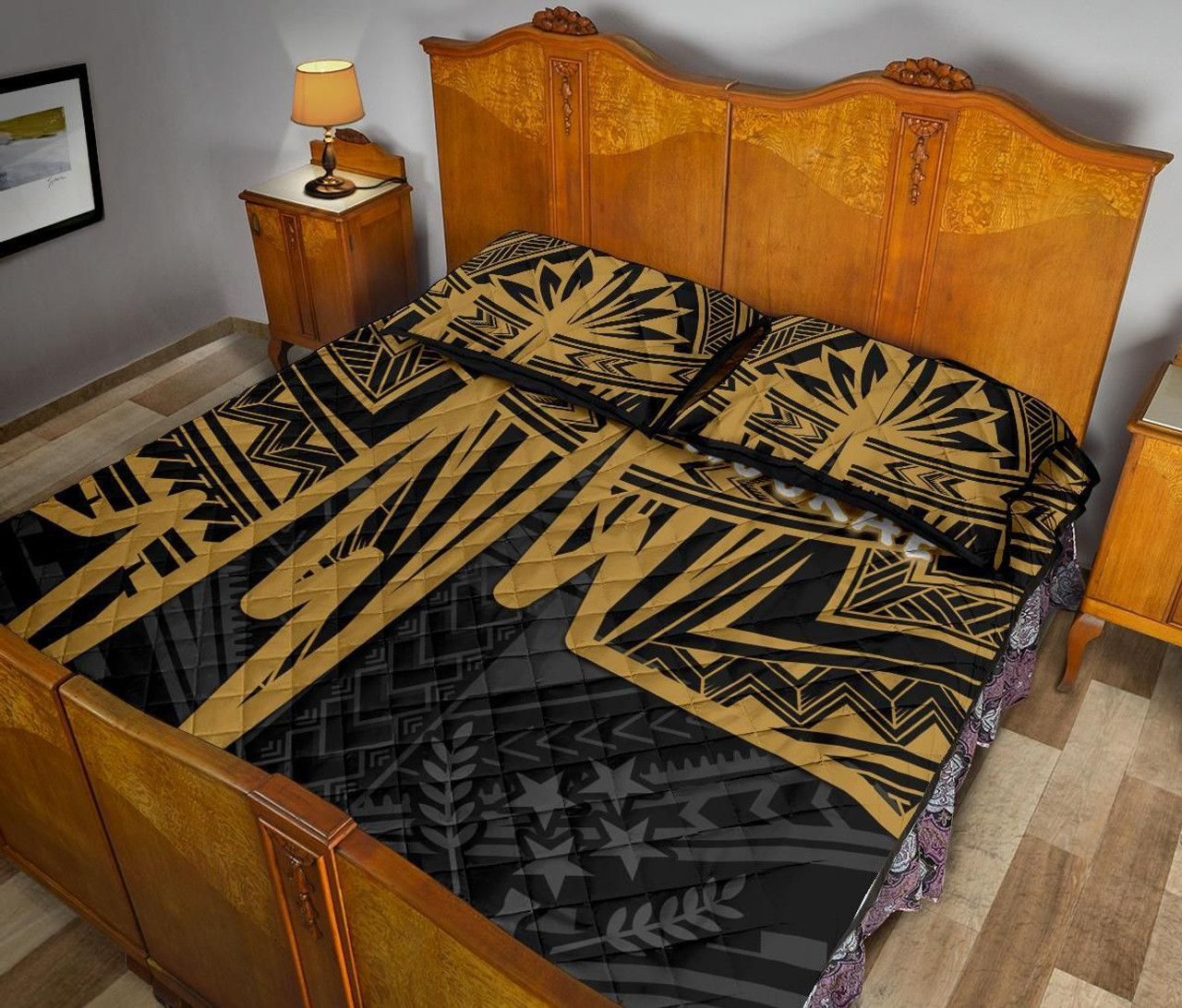 Kosrae Quilt Bed Set - Kosrae Seal In Heartbeat Patterns Style (Gold) 4