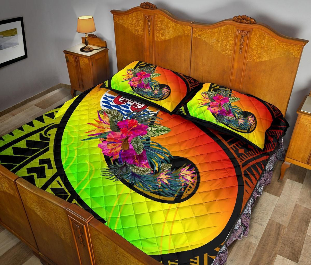 Tahiti Quilt Bed Set - Polynesian Hook And Hibiscus (Raggae) 4