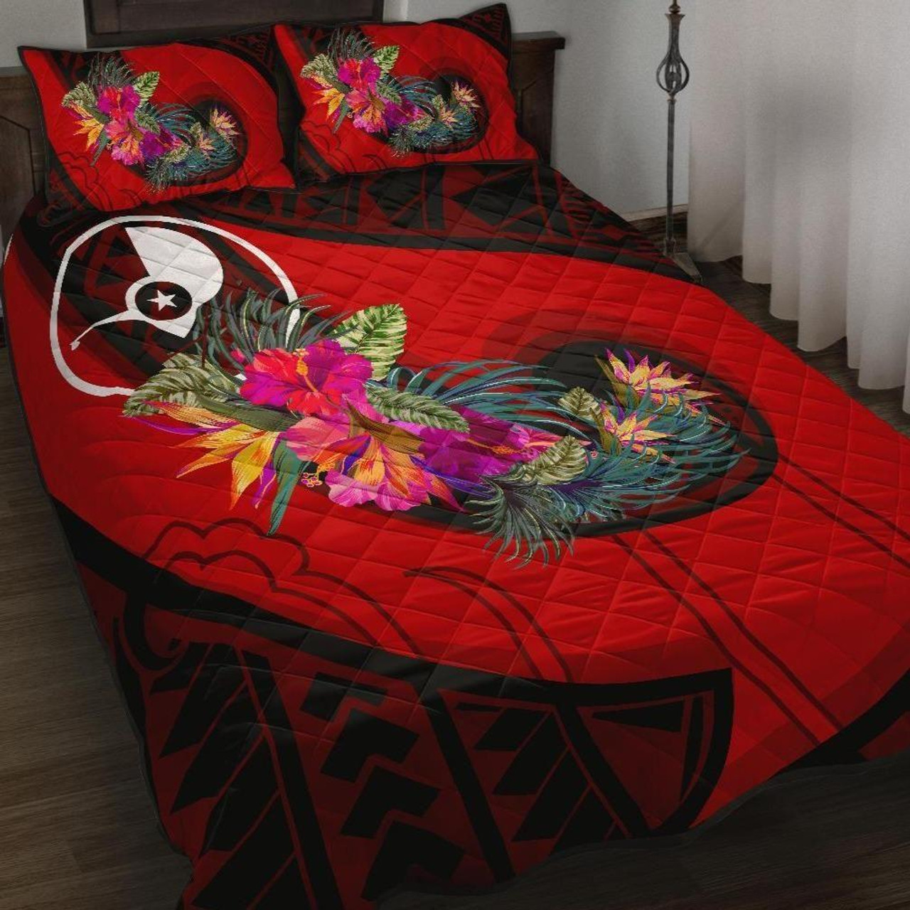 Yap Quilt Bed Set - Polynesian Hook And Hibiscus (Red) 1
