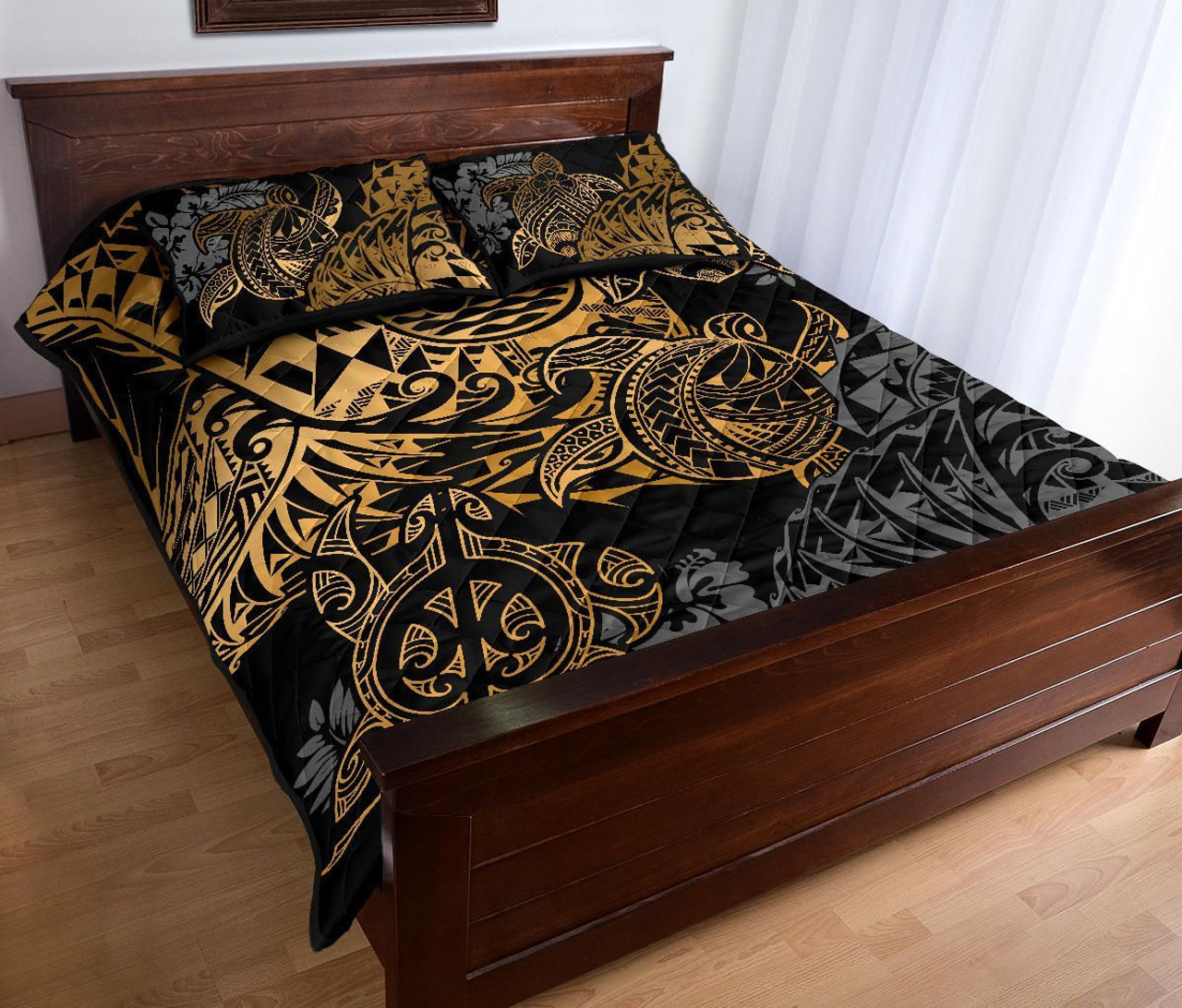 Tahiti Polynesian Quilt Bed Set - Gold Turtle Hibiscus Flowing 3