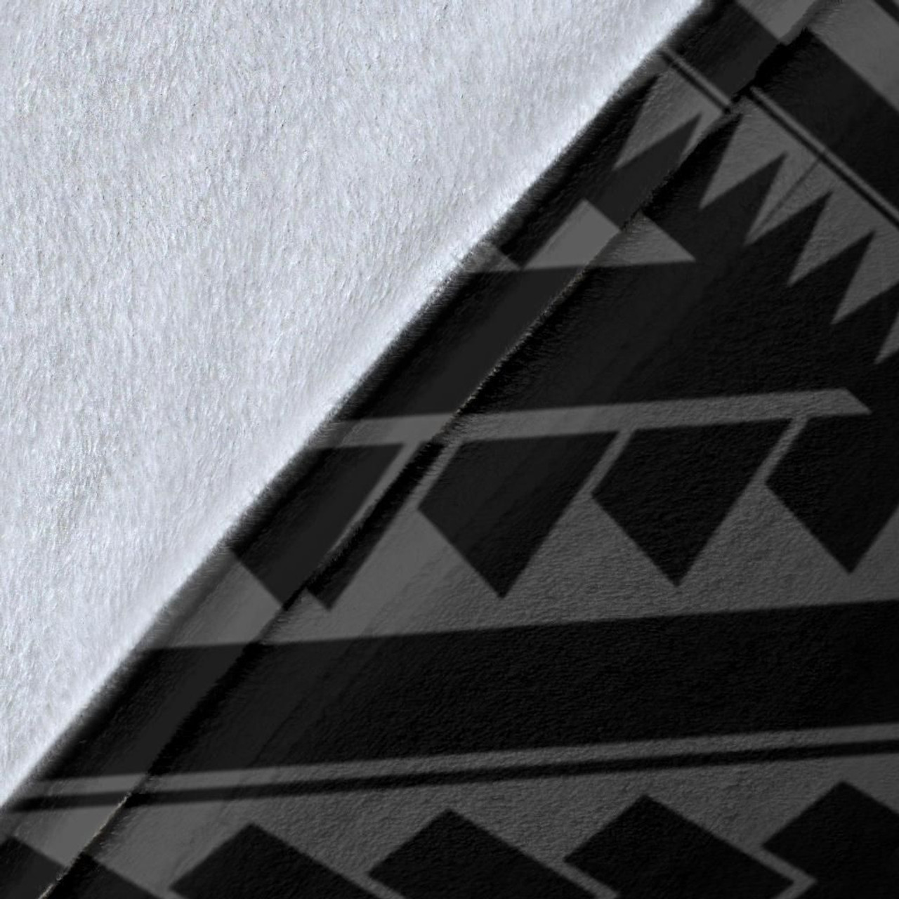 Kosrae Premium Blanket - Kosrae Flag In Polynesian Tattoo Style (Black) 8