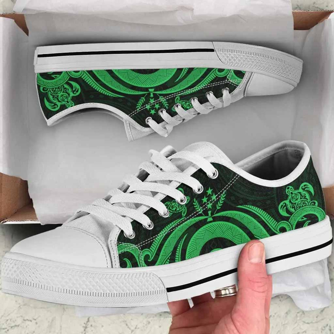 Kosrae Low Top Canvas Shoes - Green Tentacle Turtle 8
