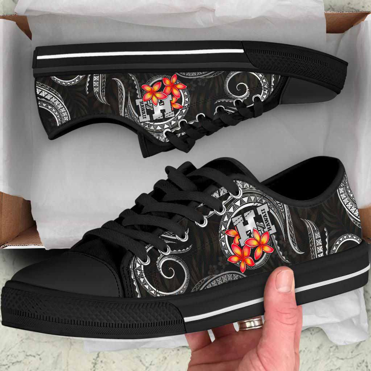 Polynesian Hawaii Low Top Shoes - Black Plumeria 5