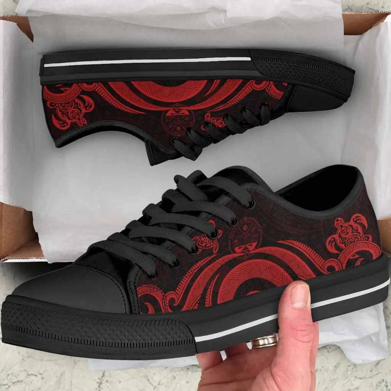 Marshall Islands Low Top Canvas Shoes - Red Tentacle Turtle Crest 4
