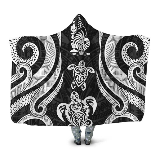 New Caledonia Hooded Blanket - White Tentacle Turtle 1