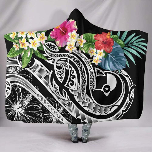 YAP Polynesian Hooded Blanket - Summer Plumeria (Black) 1
