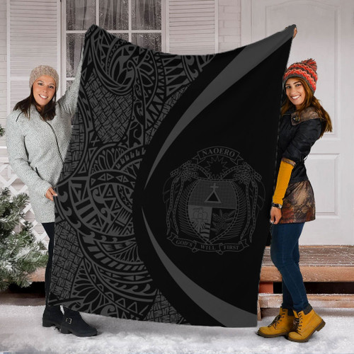 Nauru Premium Blanket Lauhala Gray Circle Style