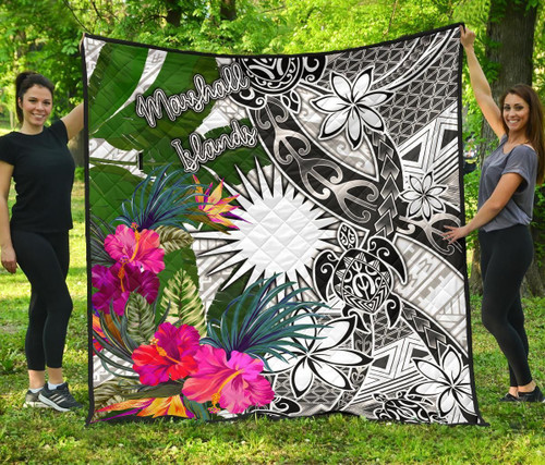 Marshall Islands Premium Quilt White - Turtle Plumeria Banana Leaf 1