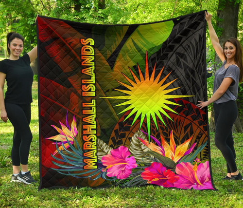 Marshall Islands Polynesian Premium Quilt -  Hibiscus and Banana Leaves 2