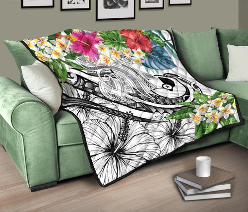YAP Polynesian Premium Quilt - Summer Plumeria (White) 1