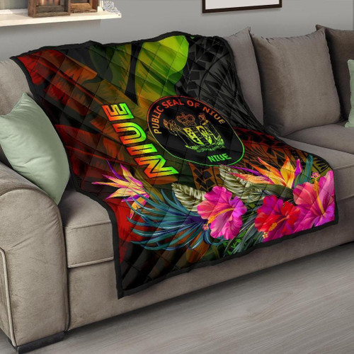 Niue Polynesian Premium Quilt - Hibiscus and Banana Leaves 1