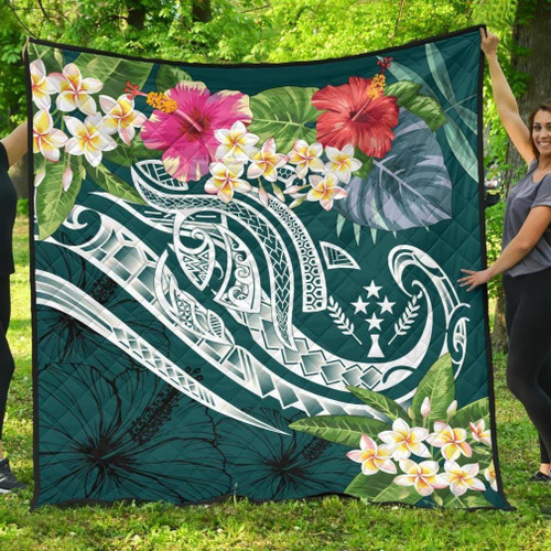 Kosrae Polynesian Premium Quilt - Summer Plumeria (Turquoise) 1