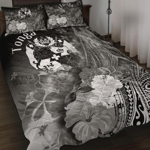 Tonga Quilt Bed Set - Humpback Whale with Tropical Flowers (White) 1