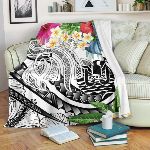 Tahiti Polynesian Premium Blanket - Summer Plumeria (White) 1