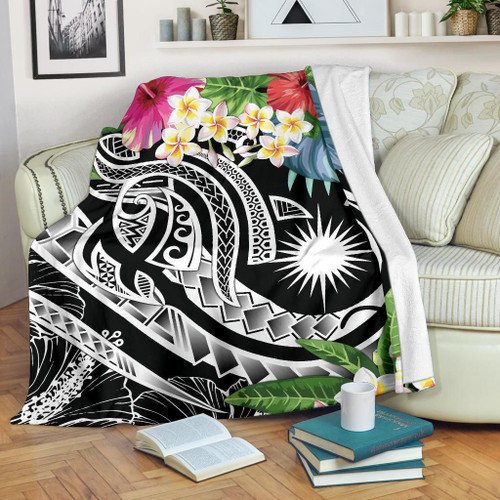 Marshall Islands Polynesian Premium Blanket - Summer Plumeria (Black) 1