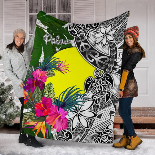 Palau Premium Blanket White - Turtle Plumeria Banana Leaf 1