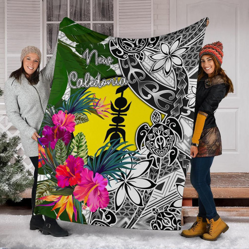 New Caledonia Premium Blanket White - Turtle Plumeria Banana Leaf 1