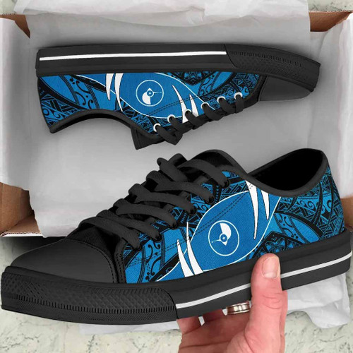 Yap Low Top Shoes - Symmetrical Lines 1
