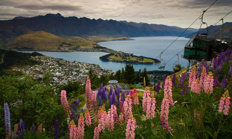 9 Reasons Everyone Should Visit Queenstown, New Zealand