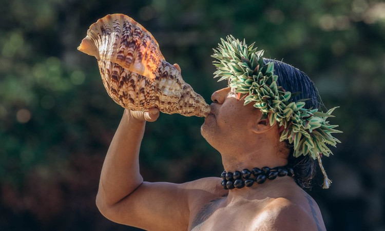 Precious Hawaiian Customs and Traditions