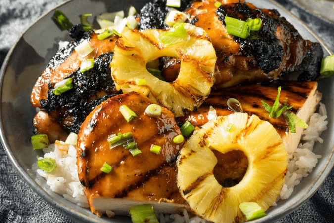 TOP 7 HAWAIIAN FOODS YOU MUST TRY!