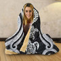 Tahiti Hooded Blanket - White Tentacle Turtle 4