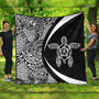 Hawaii Premium Quilt Turtle Hibiscus Lauhala Black White Circle