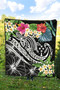 Kosrae Polynesian Premium Quilt - Summer Plumeria (Black) 4