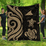 Tokelau Premium Quilt - Gold Tentacle Turtle 1