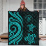 Niue Premium Quilt - Turquoise Tentacle Turtle 3