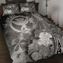 Polynesian Hawaii Quilt Bed Set - Kanaka Maoli Humpback Whale with Tropical Flowers (White) 1