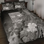 Fiji Quilt Bed Set - Humpback Whale with Tropical Flowers (White) 1