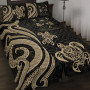 Fiji Quilt Bed Set - Gold Tentacle Turtle Crest 1
