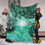 Marshall Islands Premium Blanket - Vintage Floral Pattern Green Color 6