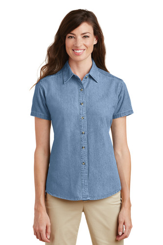 Short sleeve denim women's port & co shirt model front view