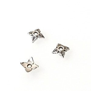 100 - 2x6mm Antique SP 4-Leaf Bead Caps 100 - 2x6mm Antique SP 4-Leaf Bead Caps