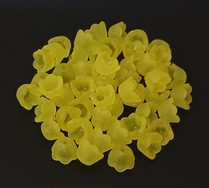 50 Yellow Flower Beads - Style #4 50 Yellow Flower Beads - Style #4