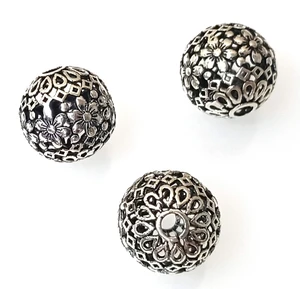 1 Antique Silver-Plated 17mm Round Metal Bead with Flowers