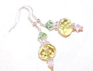 Delicate Daisy Earrings Beaded Jewelry Making Kit Delicate Daisy Earrings Beaded Jewelry Making Kit