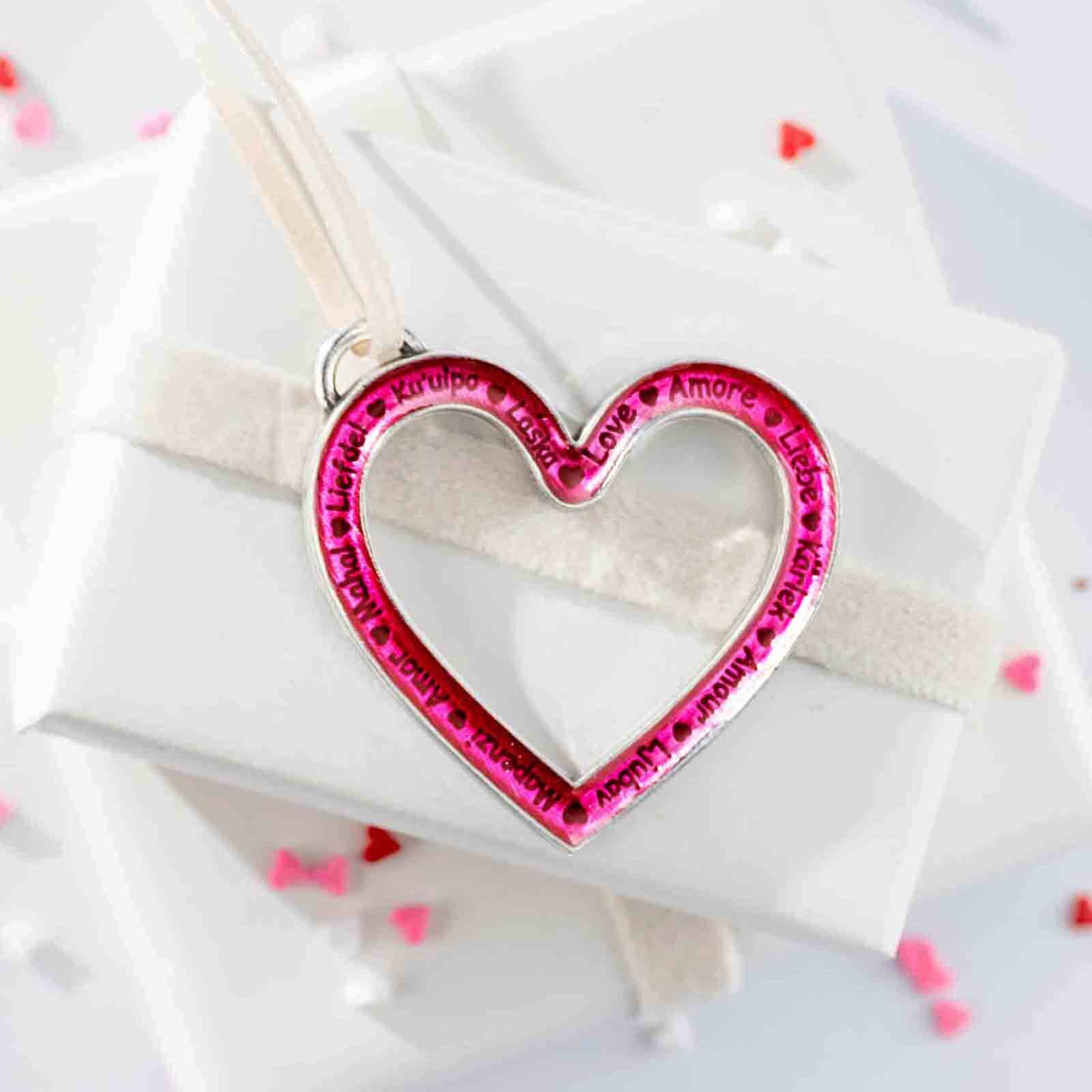 A heartfelt touch to celebrate love.