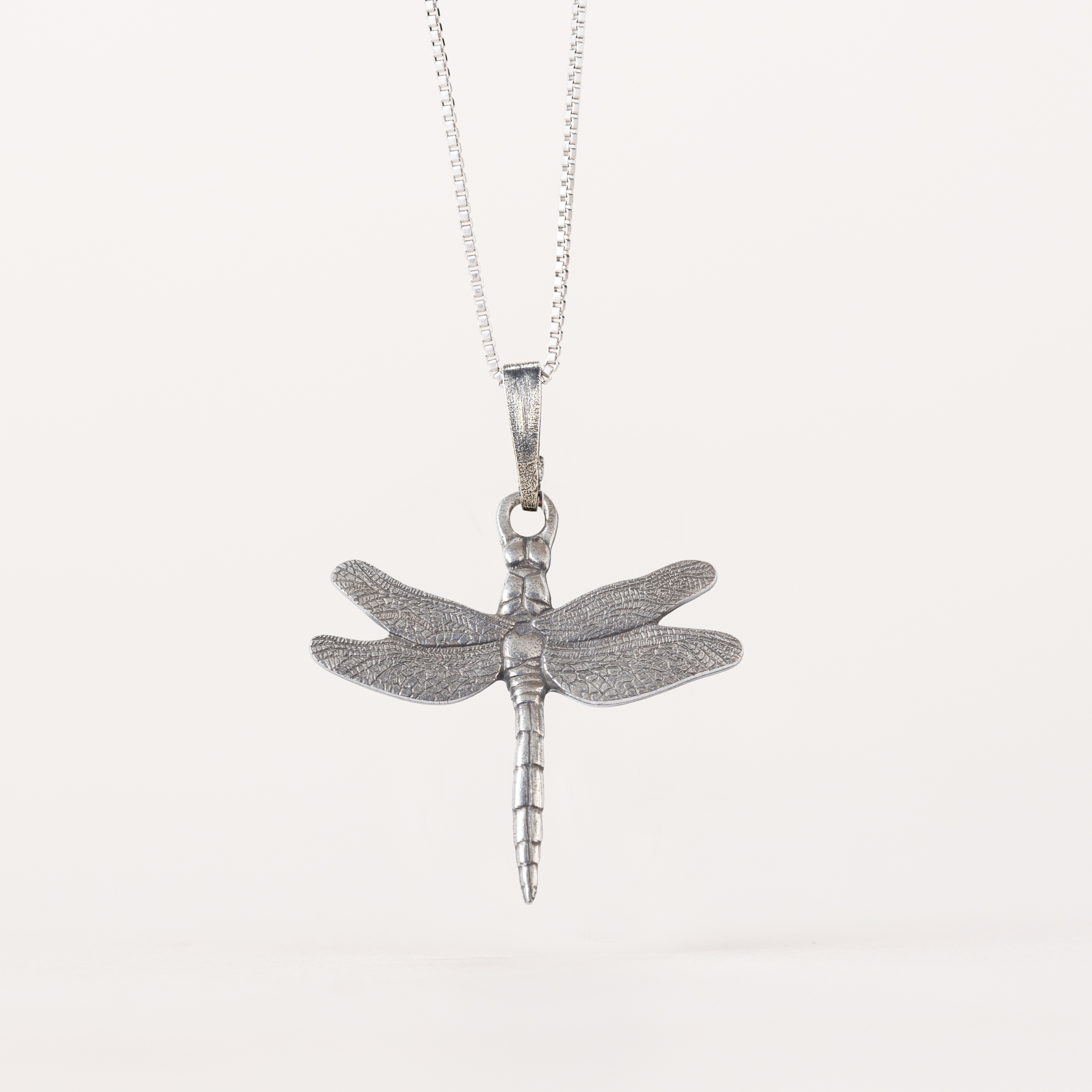 660290568_DRAGONFLY_NECKLACE-