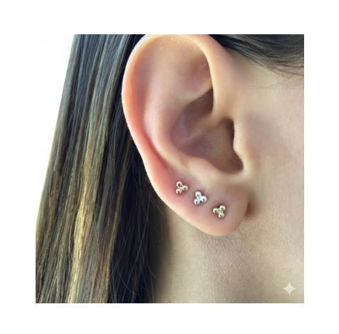 Trinity Half Ball Threaded Stud set in 18k Gold (2.5mm)