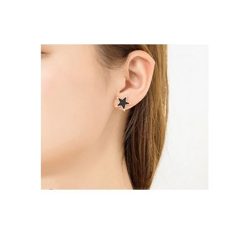 Black Enamel Star Labret